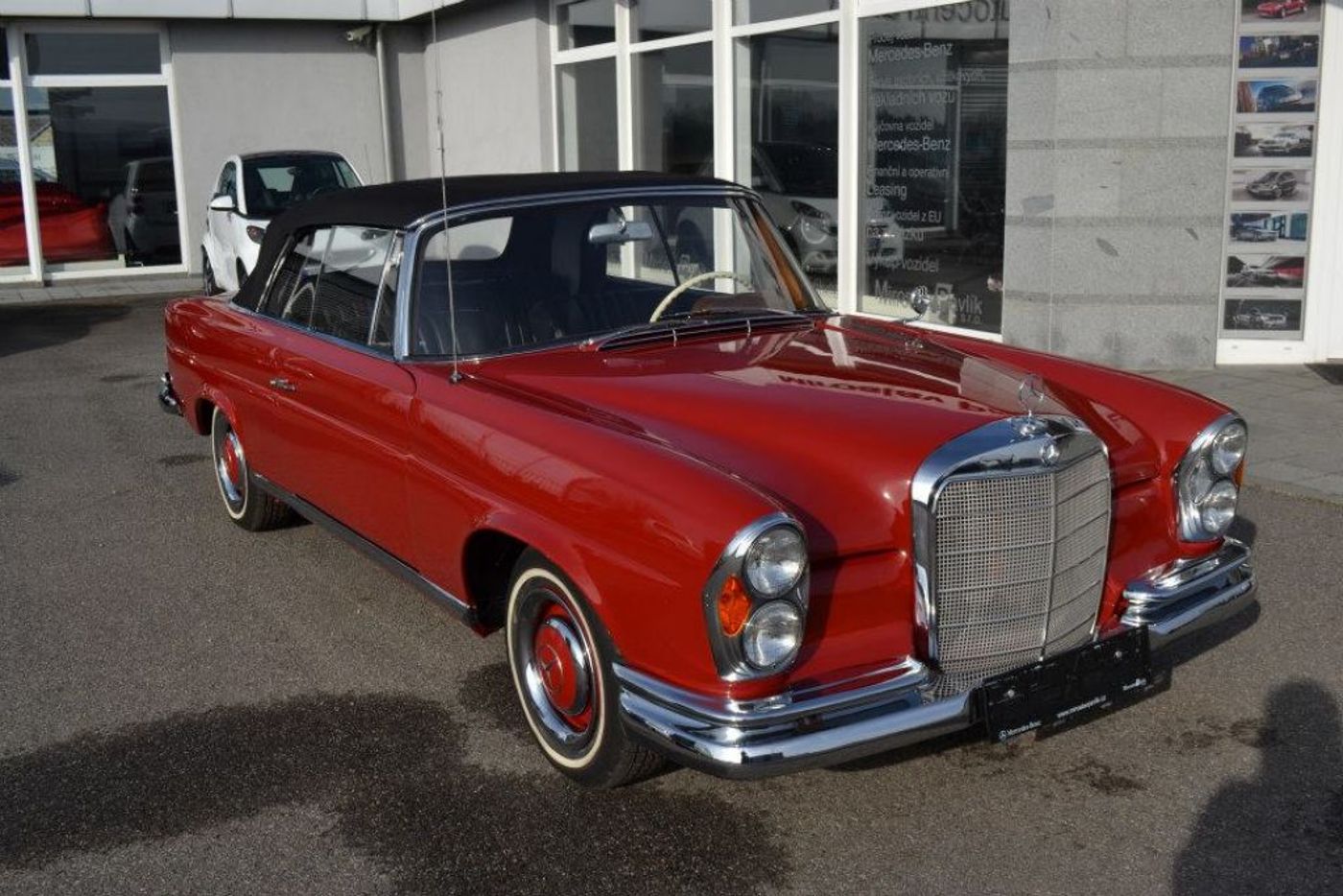 Mercedes-Benz W111 220SE CABRIO