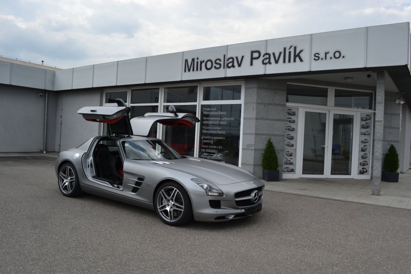 Mercedes-Benz SLS AMG 