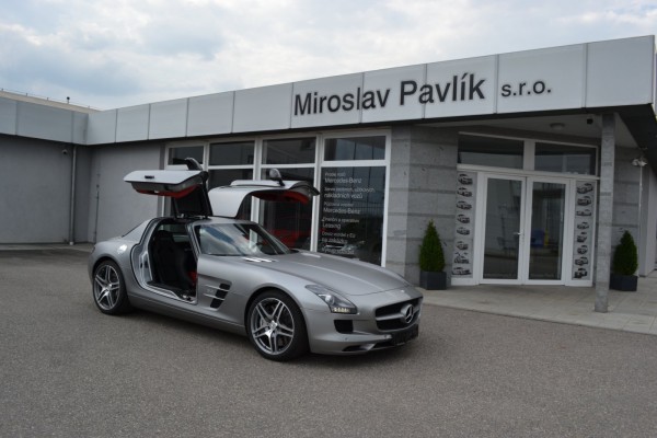 Mercedes-Benz SLS AMG