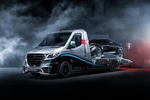 Mercedes-Benz Sprinter 319 AMG PETRONAS LIM. EDITION 1OF25