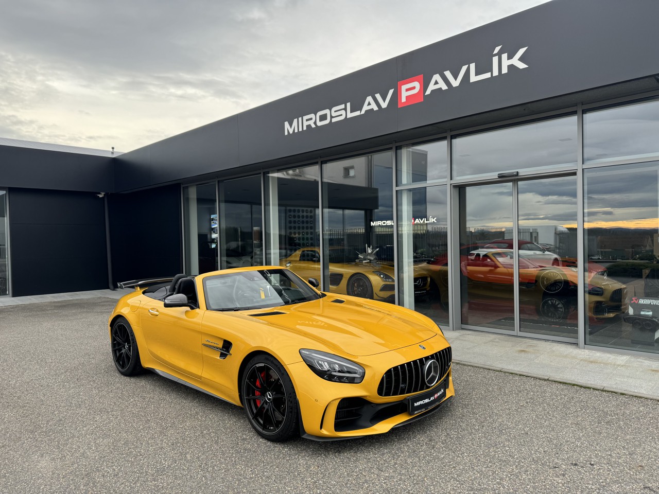 Mercedes-Benz AMG GT R ROADSTER 1 OF 750