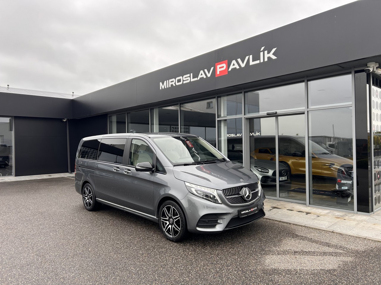 Mercedes-Benz V 300d EXCLUSIVE 4MATIC L AIRMATIC AMG