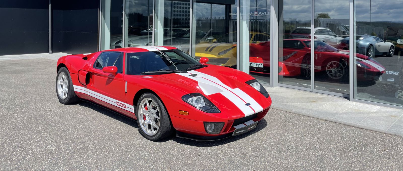 Miroslav Pavlík s.r.o. - prodej vozů exkluzivních značek