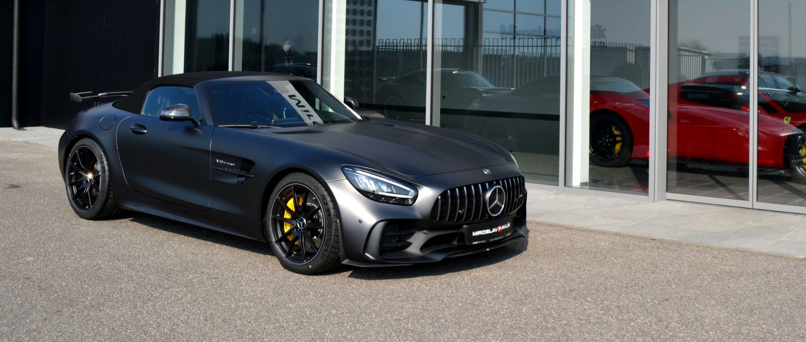 Miroslav Pavlík s.r.o. - prodej vozů exkluzivních značek